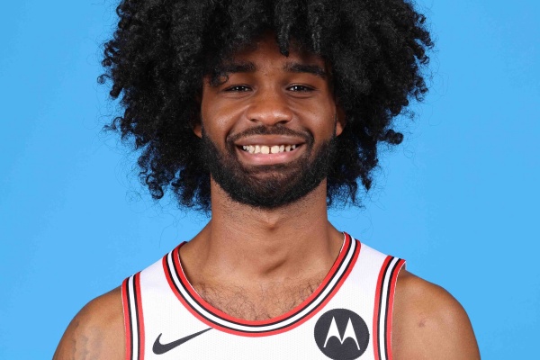 湖人欲用里夫斯换公牛核心科比-怀特：双星对决，谁能成为紫金军团新引擎？